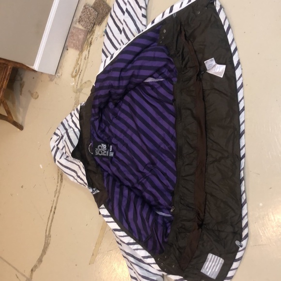 Volcom Thermolite Winter Coat Size: L - Picture 3 of 6